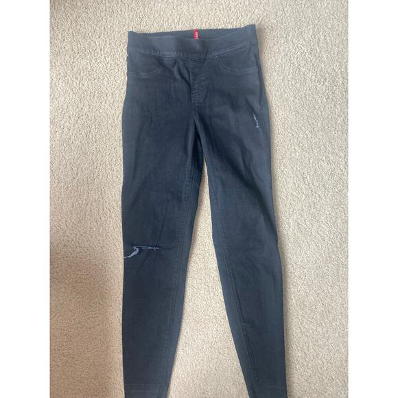 EUC Spanx Distressed Denim Skinny Pant Jeans Rip Black Medium - Picture 9 of 10
